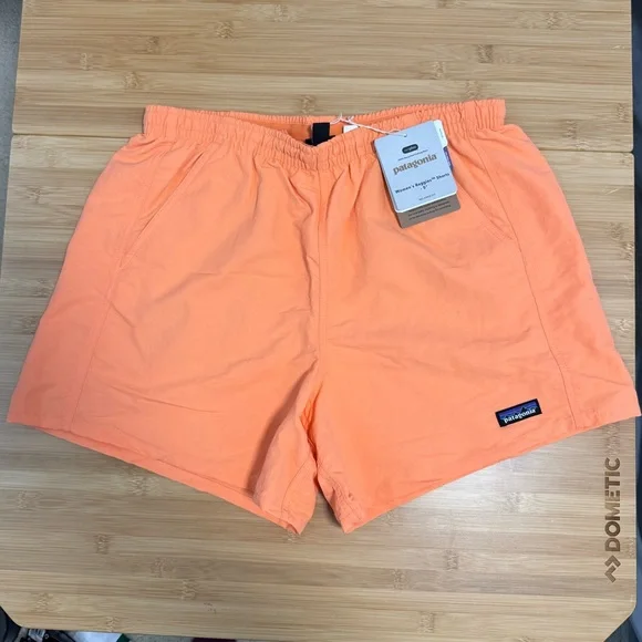 NWT Women’s M Patagonia Baggies 5” - Tigerlily Orange - Picture 1 of 3